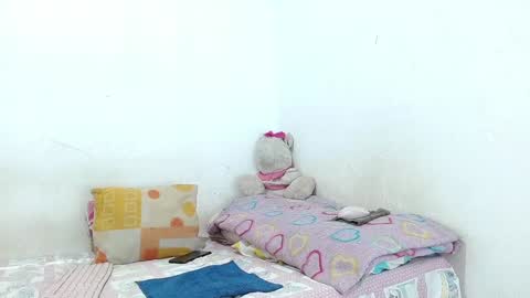  Mia online show from 12-25-24, 10:59