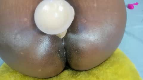 Snapshot of littlemissdirty1 chatting on 10-01-25, 11:44 senga online show from 10-01-25, 11:44