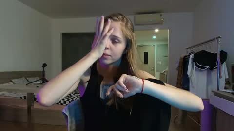 Little Molly online show from 09-29-25, 03:28