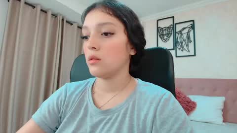 Sarahs Room online show from 05-22-26, 01:57