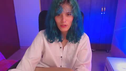 Snapshot of littlenami_ chatting on 10-14-25, 02:01 LAUREN online show from 10-14-25, 02:01