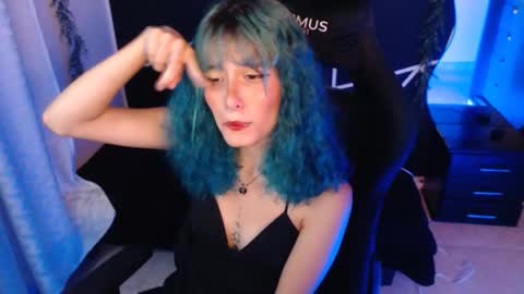 Snapshot of littlenami_ chatting on 11-09-25, 03:27 LAUREN online show from 11-09-25, 03:27