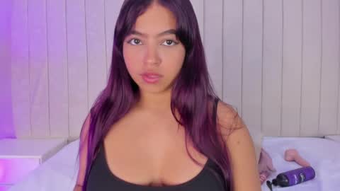 im olivia IG littleolivia01 online show from 02-11-25, 07:05