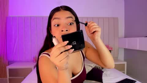 Snapshot of littleoliviia_ chatting on 03-24-26, 02:11 im olivia IG littleolivia01 online show from 03-24-26, 02:11