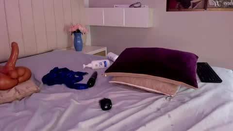 im olivia IG littleolivia01 online show from 04-30-26, 08:57