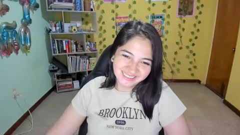 Mia  Wednesday to Sunday 730 am to 1030 am Colombian Hour D online show from 03-09-25, 07:48