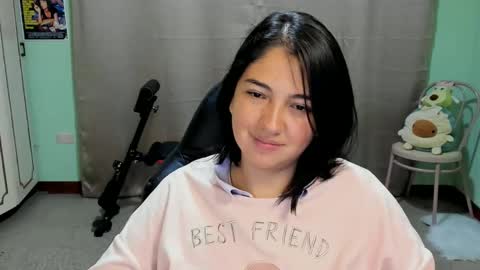 Mia  Wednesday to Sunday 730 am to 1030 am Colombian Hour D online show from 10-29-25, 04:59