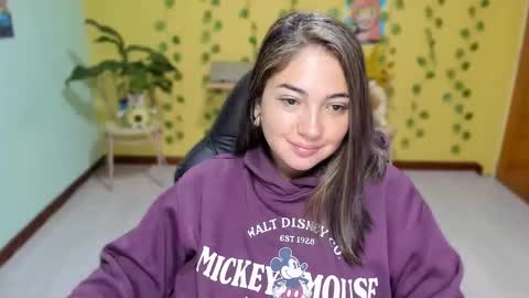 Mia  Wednesday to Sunday 730 am to 1030 am Colombian Hour D online show from 03-01-26, 11:01