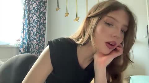 littleprincess3000 online show from 04-25-26, 01:03