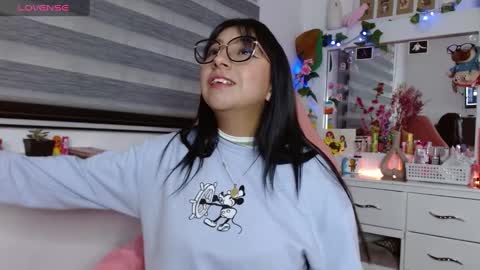 Snapshot of littlerouse_ chatting on 01-06-25, 01:31 Ruby Rouse online show from 01-06-25, 01:31