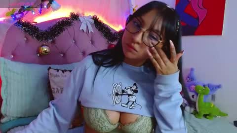 Snapshot of littlerouse_ chatting on 01-10-25, 05:26 Ruby Rouse online show from 01-10-25, 05:26