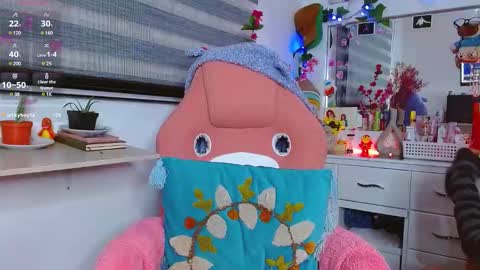 Snapshot of littlerouse_ chatting on 01-30-25, 02:06 Ruby Rouse online show from 01-30-25, 02:06