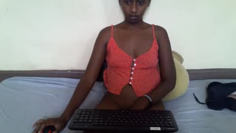 littlesandie online show from 02-21-25, 09:45