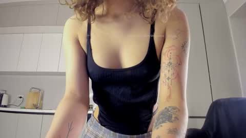 Ayumi or Yumi online show from 10-15-25, 12:44