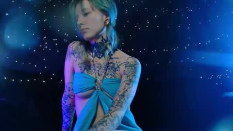 Niki  free tg channel with some photos gifs and info about streams  online show from 12-22-25, 01:30