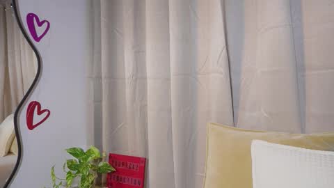 littletammy_ online show from 12-21-25, 04:47