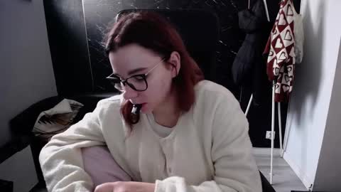 Snapshot of littleviki_ chatting on 10-18-25, 10:27 Viki online show from 10-18-25, 10:27