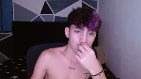 Snapshot of littlextrem chatting on 12-23-24, 04:22 Eros online show from 12-23-24, 04:22