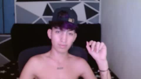 Snapshot of littlextrem chatting on 12-26-24, 04:53 Eros online show from 12-26-24, 04:53