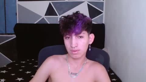 Snapshot of littlextrem chatting on 12-28-24, 04:19 Eros online show from 12-28-24, 04:19