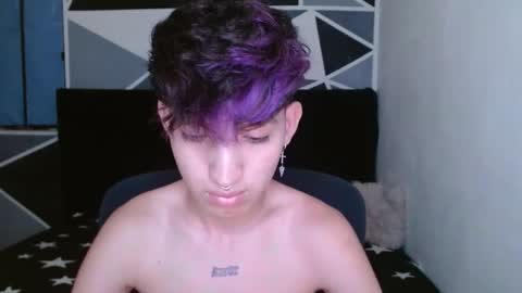 Snapshot of littlextrem chatting on 12-31-24, 06:48 Eros online show from 12-31-24, 06:48