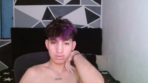 Snapshot of littlextrem chatting on 01-05-25, 11:48 Eros online show from 01-05-25, 11:48