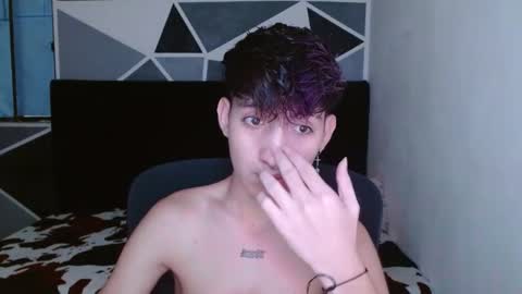 Snapshot of littlextrem chatting on 01-07-25, 01:46 Eros online show from 01-07-25, 01:46