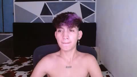 Snapshot of littlextrem chatting on 01-09-25, 11:45 Eros online show from 01-09-25, 11:45
