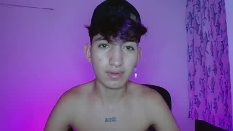 Snapshot of littlextrem chatting on 01-14-25, 04:36 Eros online show from 01-14-25, 04:36