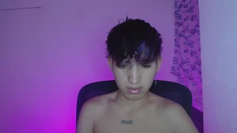 Snapshot of littlextrem chatting on 01-24-25, 02:49 Eros online show from 01-24-25, 02:49