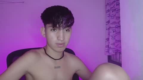 Snapshot of littlextrem chatting on 02-08-25, 02:36 Eros online show from 02-08-25, 02:36