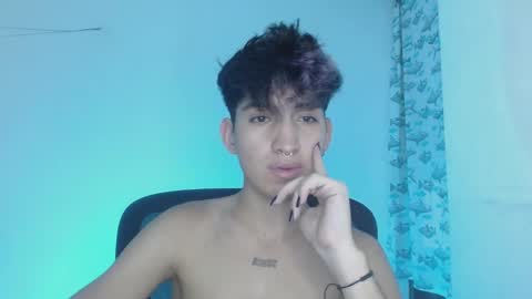 Snapshot of littlextrem chatting on 02-25-25, 02:36 Eros online show from 02-25-25, 02:36
