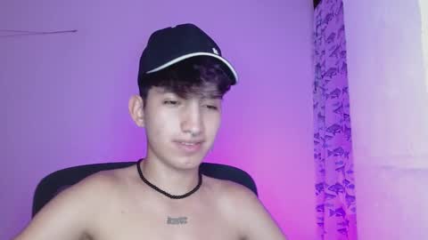 Snapshot of littlextrem chatting on 02-26-25, 10:04 Eros online show from 02-26-25, 10:04