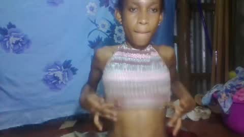 Snapshot of littleyanah chatting on 05-21-26, 12:39 yanah online show from 05-21-26, 12:39