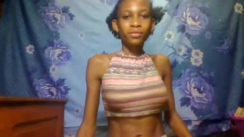 Snapshot of littleyanah chatting on 05-26-26, 11:23 yanah online show from 05-26-26, 11:23