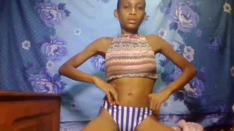 Snapshot of littleyanah chatting on 05-27-26, 05:21 yanah online show from 05-27-26, 05:21