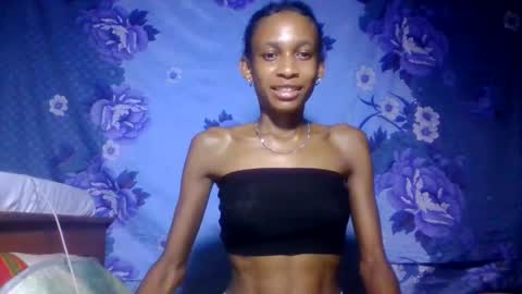 Snapshot of littleyanah chatting on 05-28-26, 01:19 yanah online show from 05-28-26, 01:19