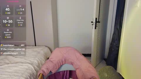 nana online show from 02-21-25, 10:28