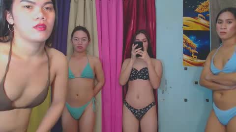 Snapshot of livefuckers_dual chatting on 03-11-26, 05:02 via kyle keva medusa dana online show from 03-11-26, 05:02