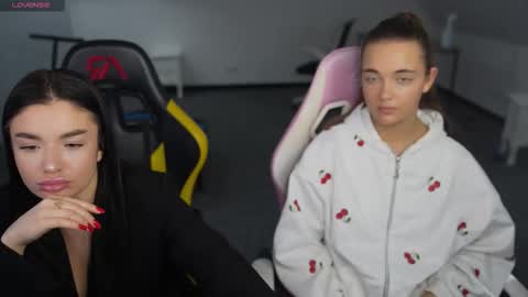 Snapshot of livehub054 chatting on 02-16-26, 12:45 Sheryl online show from 02-16-26, 12:45