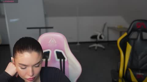 Snapshot of livehub054 chatting on 02-22-26, 12:04 Sheryl online show from 02-22-26, 12:04