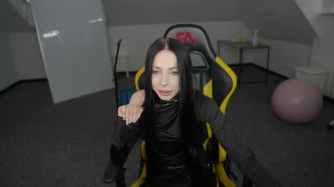 Snapshot of livehub054 chatting on 03-17-26, 11:24 Sheryl online show from 03-17-26, 11:24