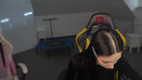 Snapshot of livehub054 chatting on 03-29-26, 10:26 Sheryl online show from 03-29-26, 10:26