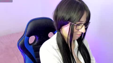 Liz online show from 10-20-25, 03:51