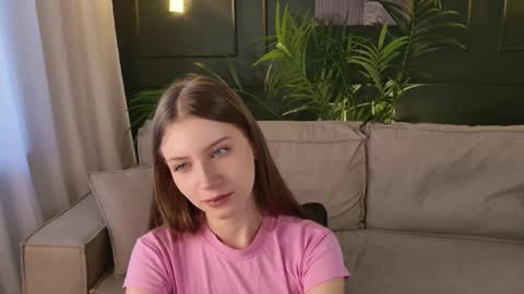 Livia online show from 05-20-26, 05:57