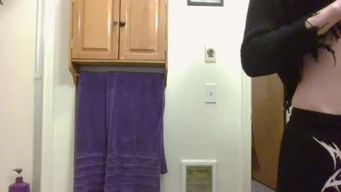 Liv Mirage online show from 02-24-25, 01:35