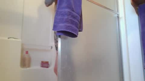 Liv Mirage online show from 12-17-25, 04:46