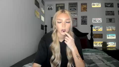 Livvy online show from 02-03-26, 06:11