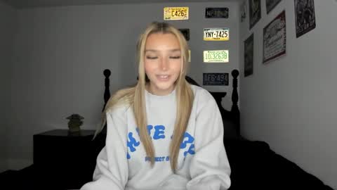 Livvy online show from 03-25-26, 04:51