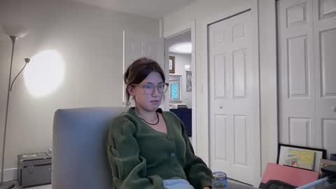 Snapshot of livvyybearxx chatting on 06-12-26, 09:57 liv online show from 06-12-26, 09:57
